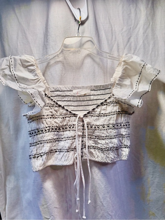 Anthropologie Tops - Anthropologie White Smocked
Embroidered Puff Sleeve Crop Top S